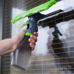ΥΑΛΟΚΑΘΑΡΙΣΤΗΡΑΣ ΜΕ ΣΠΡΕΪ ΨΕΚΑΣΜΟΥ KAI ΠΑΝΙ MICROFIBER Νo084040 VC2237 25cm VIOSARP - Image 3